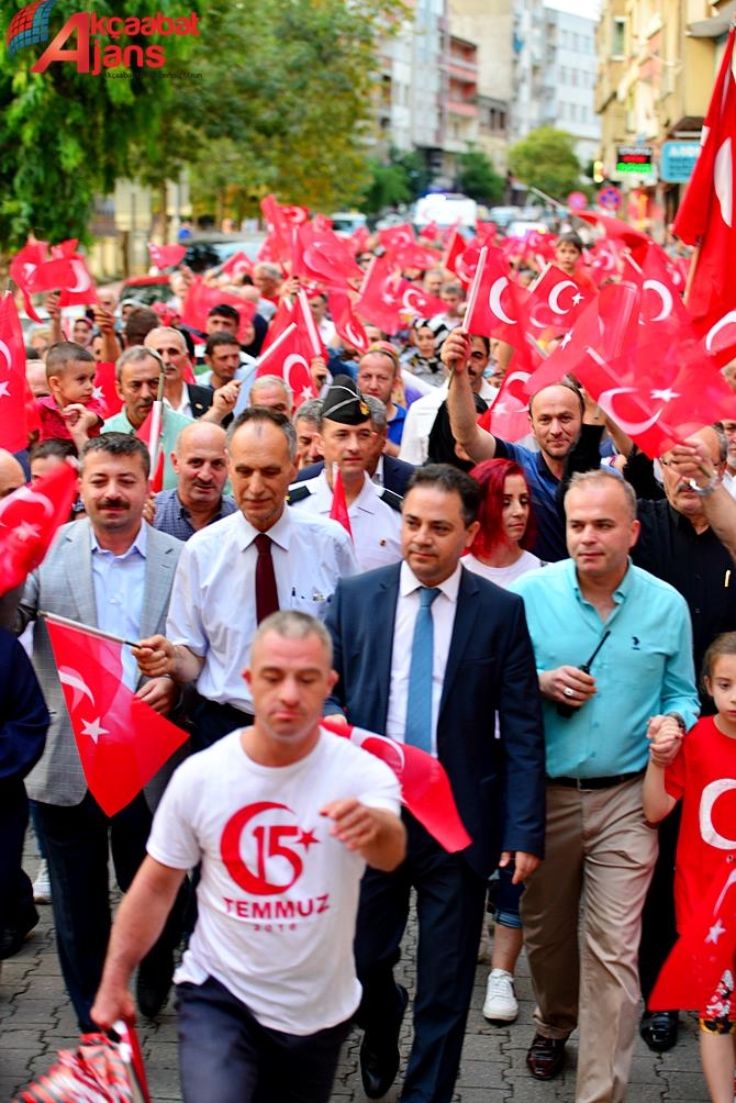 Demokrasi İçin Yürüdük 63