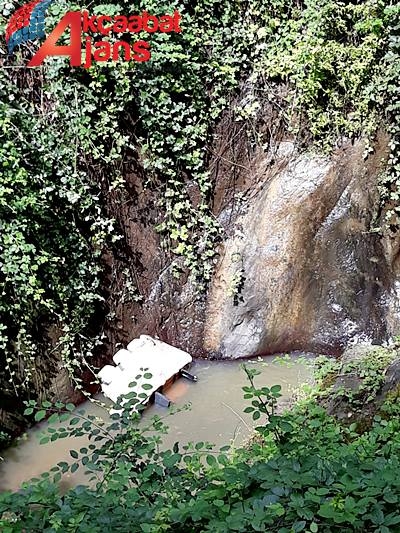 Araç Uçuruma Yuvarlandı 12