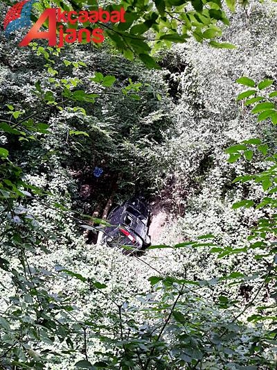 Araç Uçuruma Yuvarlandı 16