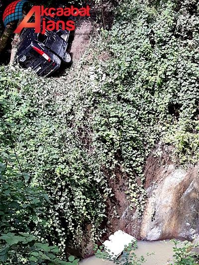 Araç Uçuruma Yuvarlandı 7