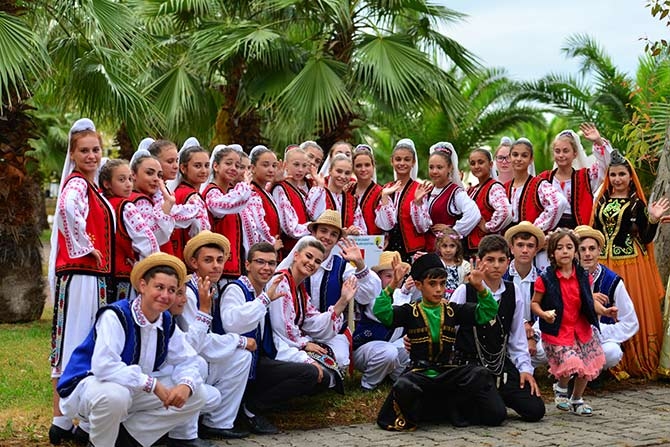 28. Uluslararası Akçaabat Müzik ve Halk Oyunları Festivali devam ediyor. 19