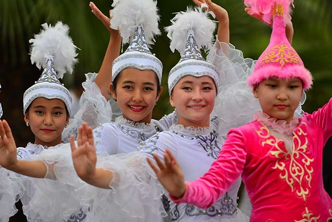 28. Uluslararası Akçaabat Müzik ve Halk Oyunları Festivali devam ediyor. 2