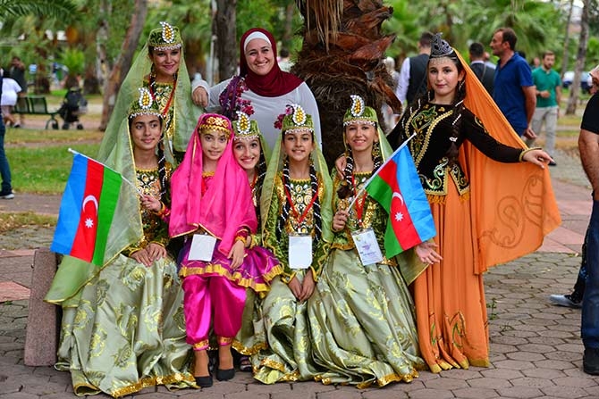 28. Uluslararası Akçaabat Müzik ve Halk Oyunları Festivali devam ediyor. 20