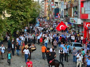 28. Uluslararası Akçaabat Müzik ve Halk Oyunları Festivali devam ediyor.