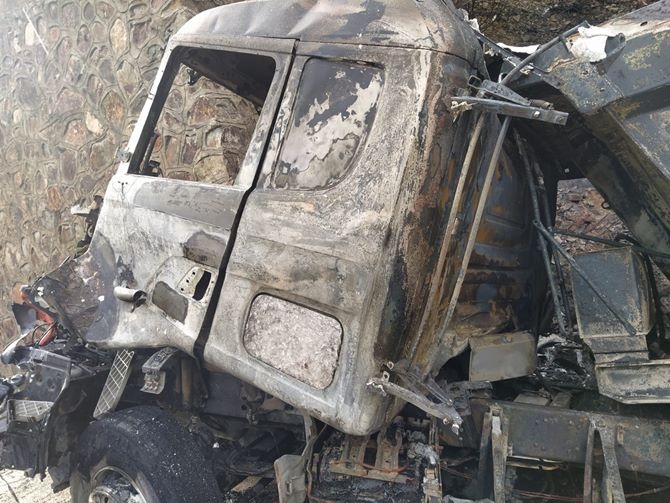 Gümüşhane'de Kamyon Yandı 12