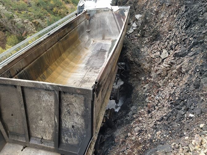 Gümüşhane'de Kamyon Yandı 18