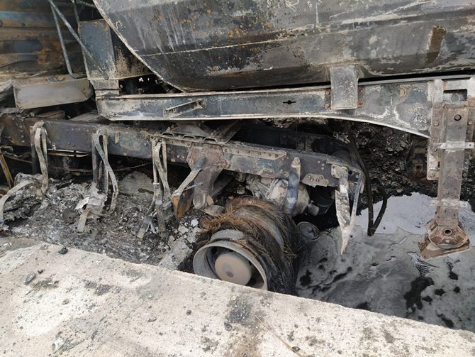 Gümüşhane'de Kamyon Yandı 4