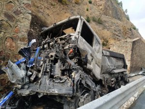 Gümüşhane'de Kamyon Yandı