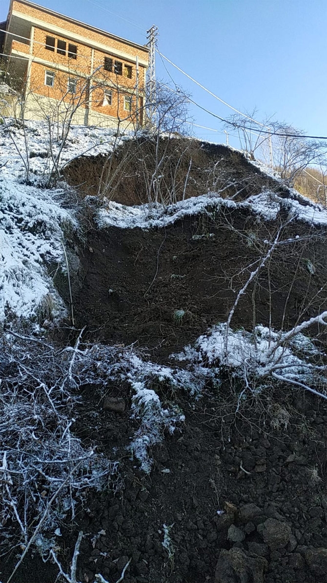Akçaabat'ta Heyelan 4
