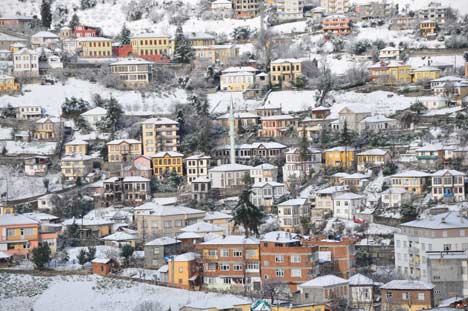 AKÇAABAT'A YILIN İLK KARI YAĞDI 2