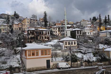 AKÇAABAT'A YILIN İLK KARI YAĞDI 6