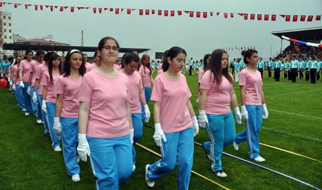 19 MAYIS'I KUTLADIK 13