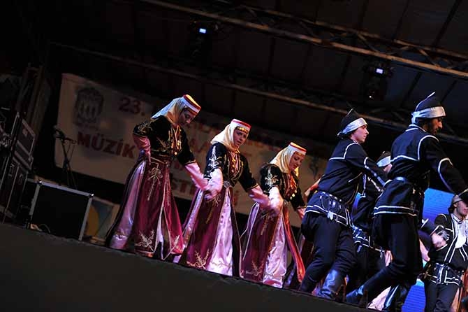 BİR FESTİVAL BÖYLE GEÇTİ 12