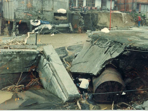 1990 SEL FELAKETİNDEN GÖRÜNTÜLER 19