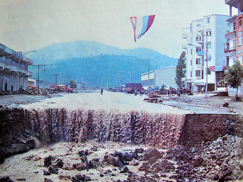 1990 SEL FELAKETİNDEN GÖRÜNTÜLER 20