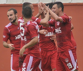 Akçaabat FK Tekirova Belediyespor'u 2-0 mağlup etti. 14