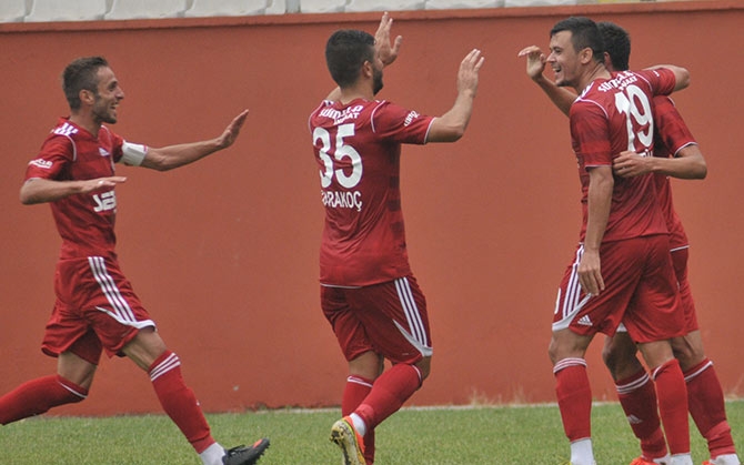 Akçaabat FK Tekirova Belediyespor'u 2-0 mağlup etti. 3