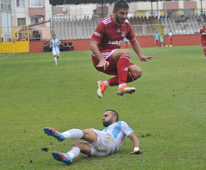 Akçaabat FK Tekirova Belediyespor'u 2-0 mağlup etti. 6