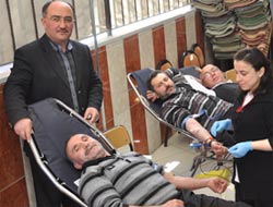 Cemaat Kan Bağışladı
