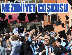 Yüksek Okulda mezuniyet Sevinci