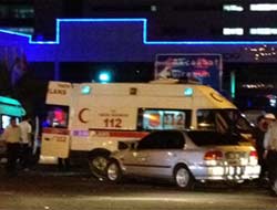 Ambulans İle Otomobil Çarpıştı