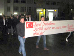 Olayları Protesto Ettiler