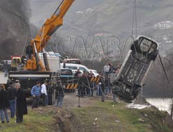 Sera Gölüne Atlayan Kadını Kurtardı