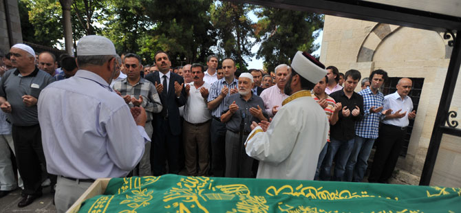 Abdurrahman Akyol düzenlenen cenaze töreniyle uğurlandı.