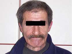 Çalamadan Yakalandı.