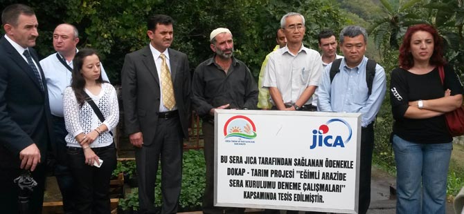 Çınarlık Köyü’ndeki çilek üreticilerine eğitim verildi.