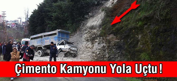 Akçaabat’ta çimento yüklü kamyon devrildi: 3 yaralı