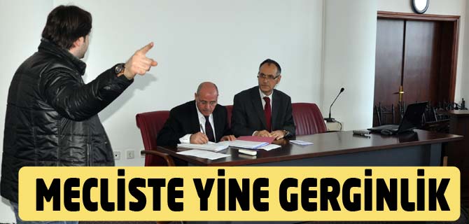 Akçaabat Belediye Meclisi toplantısında gerginlik yaşandı.