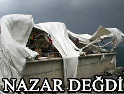 Fırtınaya Dayanamadı