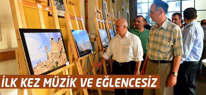 Festival eğlence ilk kez eğlence ve müziksiz başladı.
