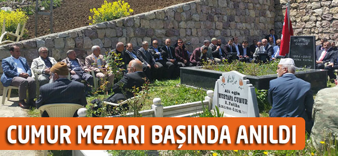 Mustafa Cumur'un Kabrine Ziyaret