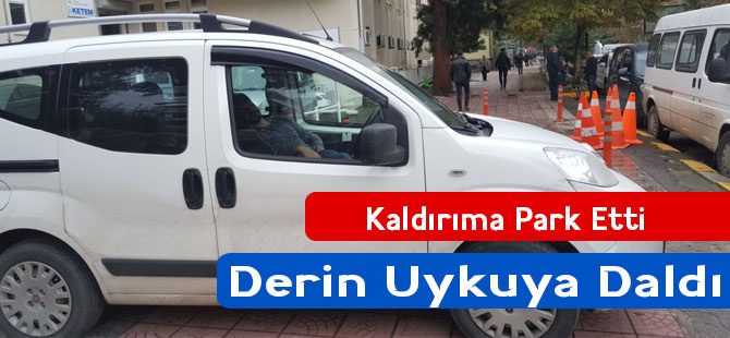 Kaldırımda Uyuyakaldı