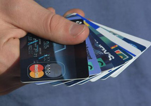Kredi Kartlarına Aylık Limit Geliyor
