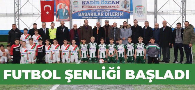 Kadir Özcan Minikler Futbol Şenliği Başladı