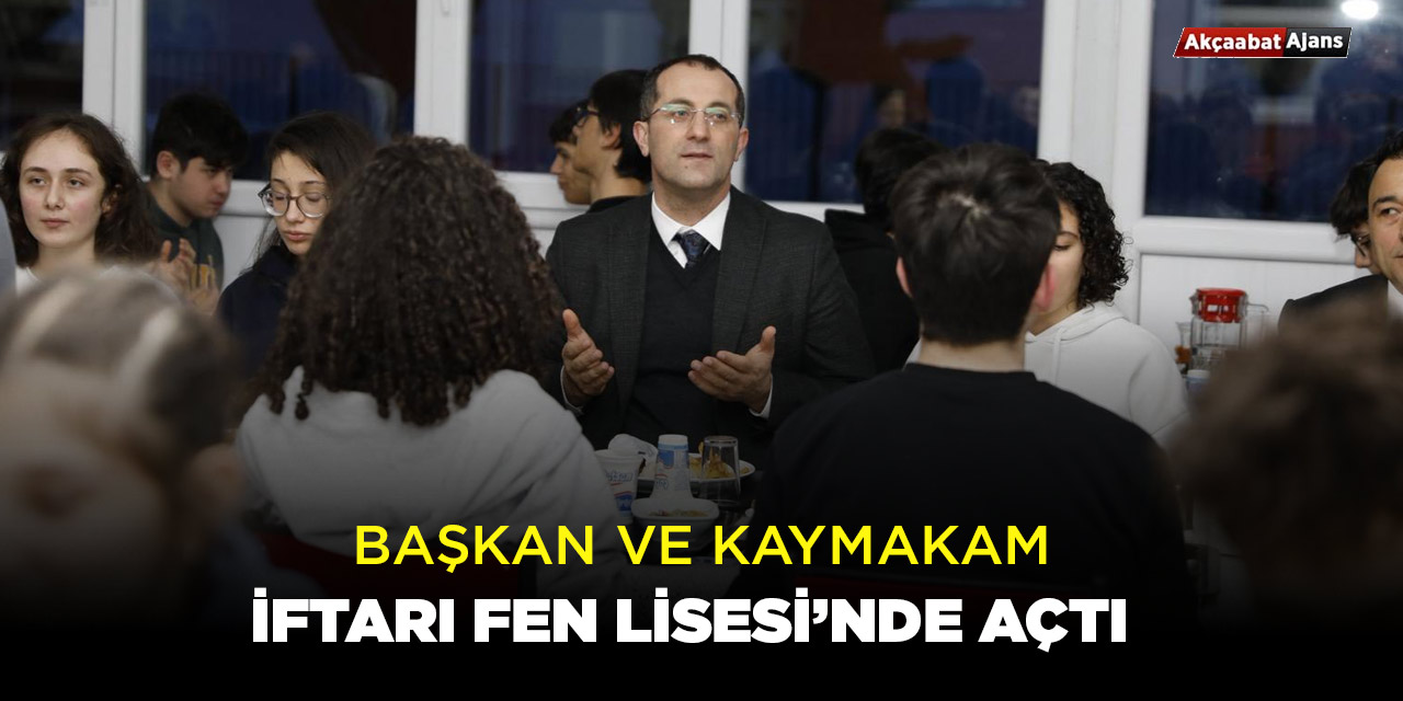Başkan ve Kaymakam Öğrencilerle Birlikte