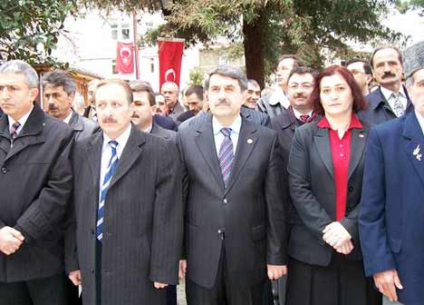 İnan, Zaferi Kutladı
