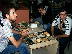 Geleneği Sürdürdüler