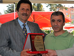 Gazetecilere Plaket