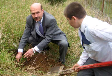 Öğrenciler Ağaç Dikti