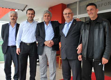 İsmail Batur Ayrıldı