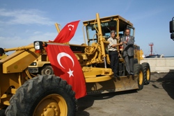Törenle hizmete girdiler