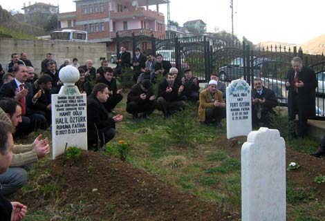 Ferit Öztürk Anıldı