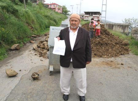 Yolu Hafriyatla Kapattı