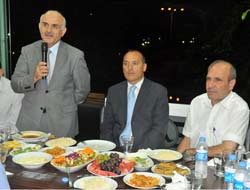 Muhtarlardan İftar Yemeği