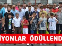 Şampiyonlar Ödüllerini Aldılar