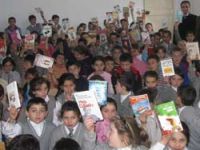 Köy Derneği 2. Kez Kitap Dağıttı